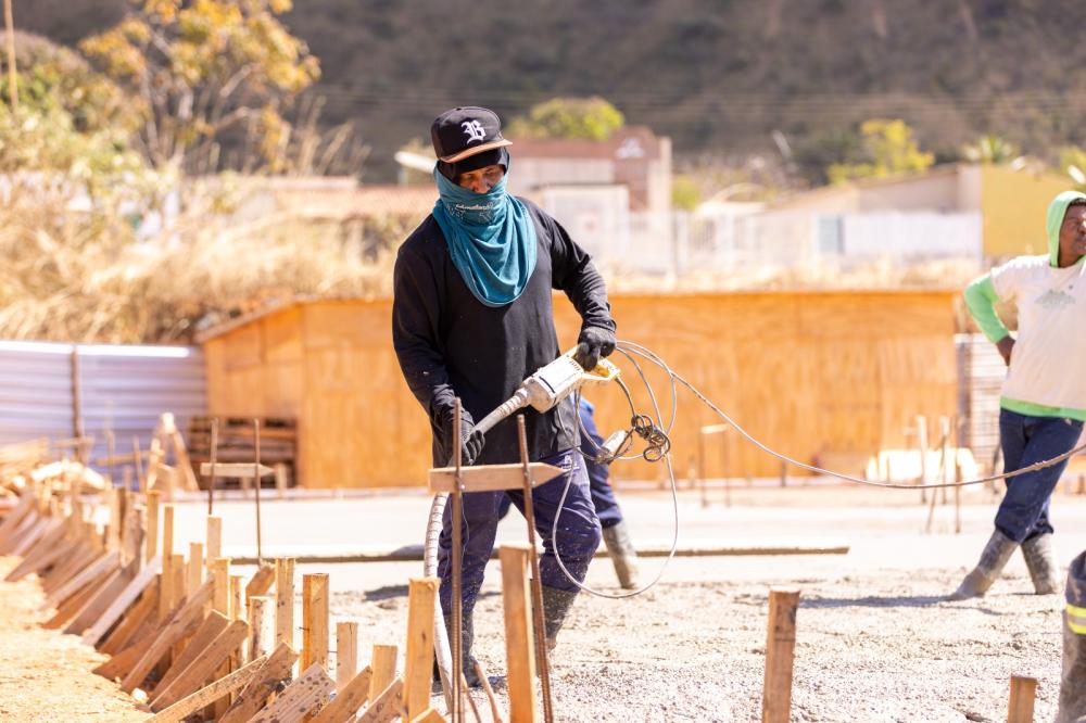 OBRAS DA CRECHE DO RESIDENCIAL ALVORADA AVANÇAM COM INÍCIO DA CONCRETAGEM