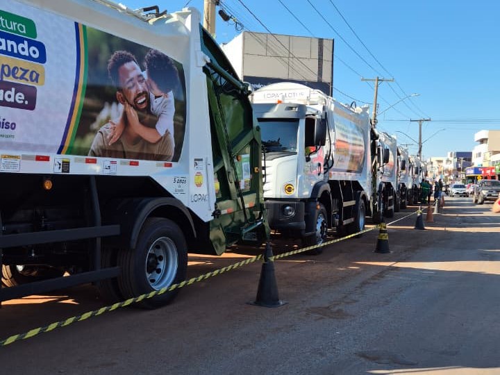 PREFEITURA ENTREGA NOVA FROTA E REFORÇA ESTRUTURA DE LIMPEZA URBANA